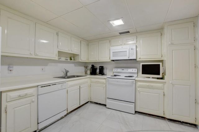 100 Worth Avenue 7, Palm Beach, FL 33480