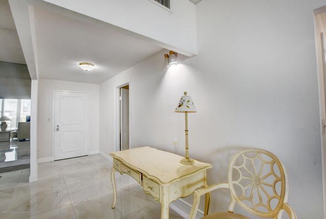 100 Worth Avenue 7, Palm Beach, FL 33480