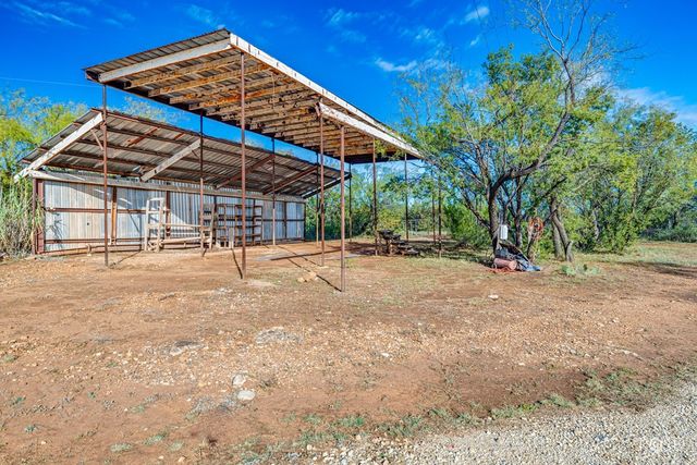 201 Ratliff Road, Bronte, TX 76933