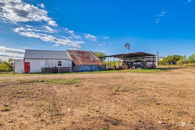 201 Ratliff Road, Bronte, TX 76933