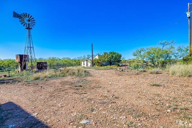 201 Ratliff Road, Bronte, TX 76933