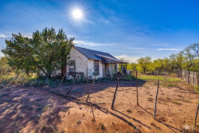 201 Ratliff Road, Bronte, TX 76933