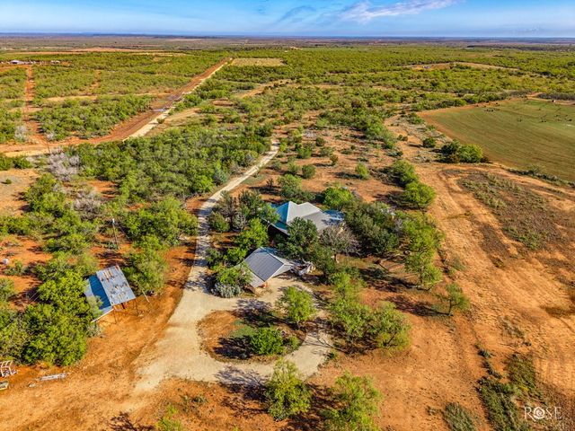 201 Ratliff Road, Bronte, TX 76933