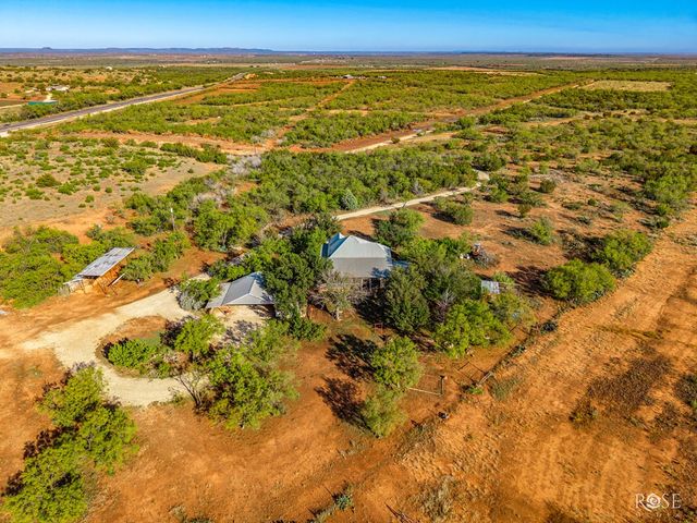 201 Ratliff Road, Bronte, TX 76933