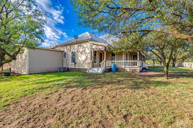 201 Ratliff Road, Bronte, TX 76933