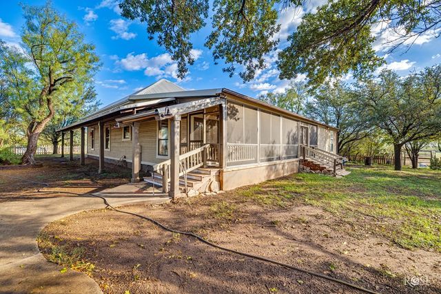 201 Ratliff Road, Bronte, TX 76933