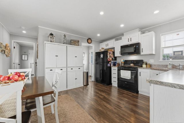 284 Rosebud Court, Port Huron, MI 48060