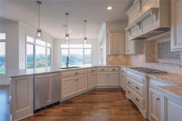 15225 Perry Street, Overland Park, KS 66221