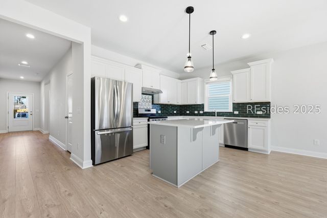 1164 Salem Bay Dr, Beaufort, SC 29902