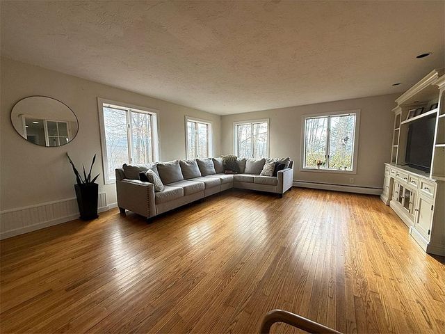 587 Johnson Spooner Road, Castleton, VT 05735