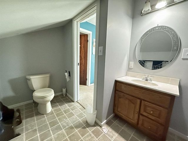 587 Johnson Spooner Road, Castleton, VT 05735