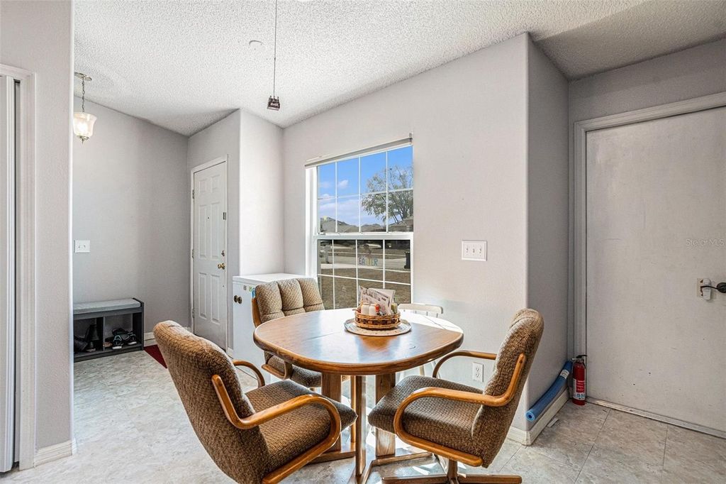 Image 5 of property listing at 5408 LOCKLEAR PLACE, Riverview, FL 33578