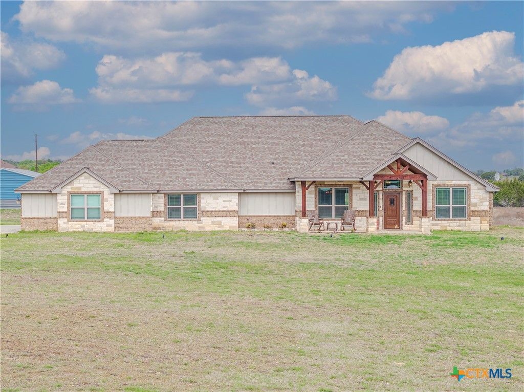 847 Twin Mountain Road, Copperas Cove, TX 76522
