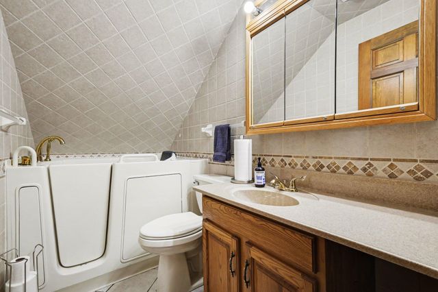 563 Waverly Road, La Porte, IN 46350