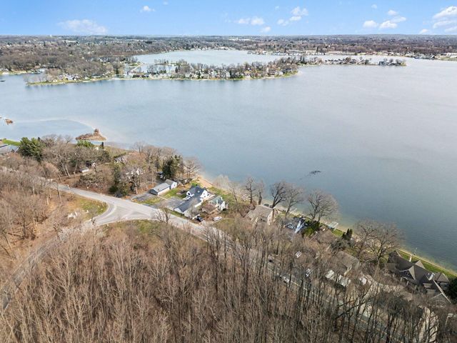 563 Waverly Road, La Porte, IN 46350