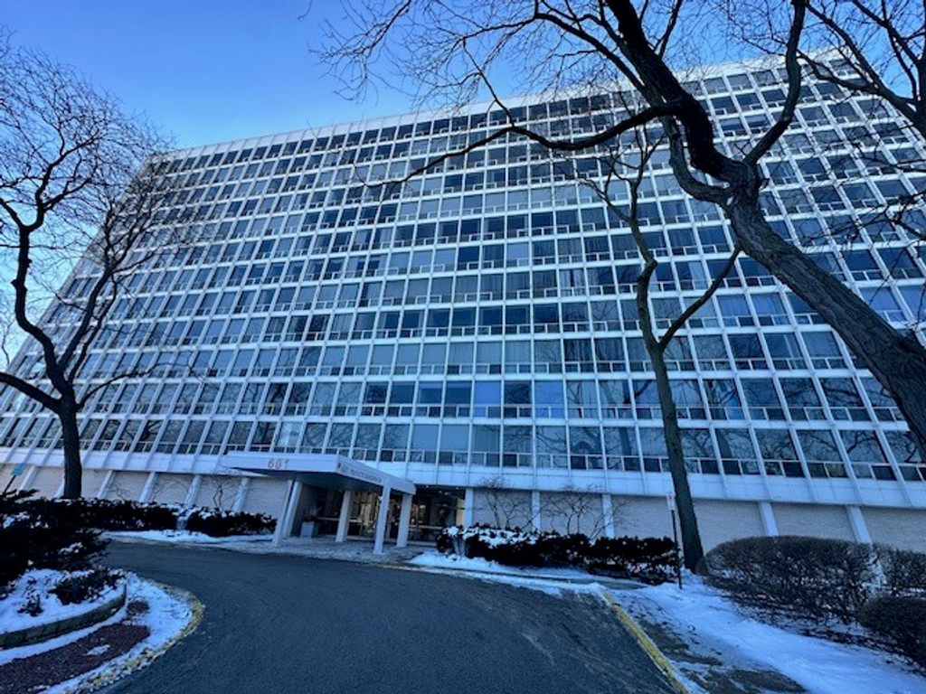 601 E 32 Street 503, Chicago, IL 60616