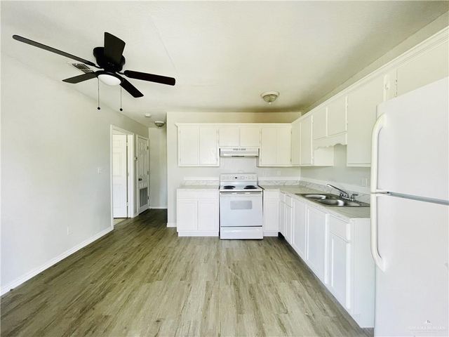 3304 N Palm Leaf Circle, Mission, TX 78574