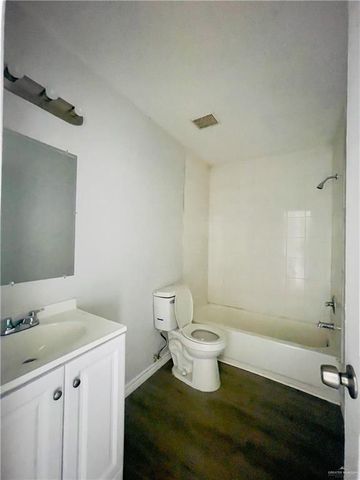 3304 N Palm Leaf Circle, Mission, TX 78574