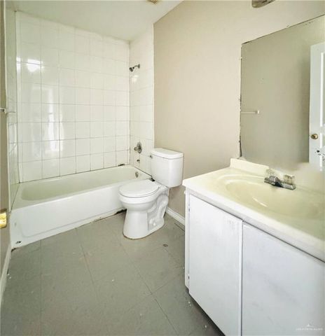 3304 N Palm Leaf Circle, Mission, TX 78574