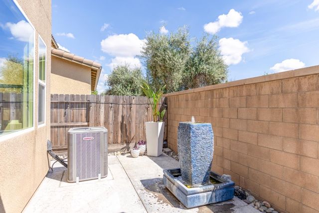 179 Sunset Drive S, Madera, CA 93636