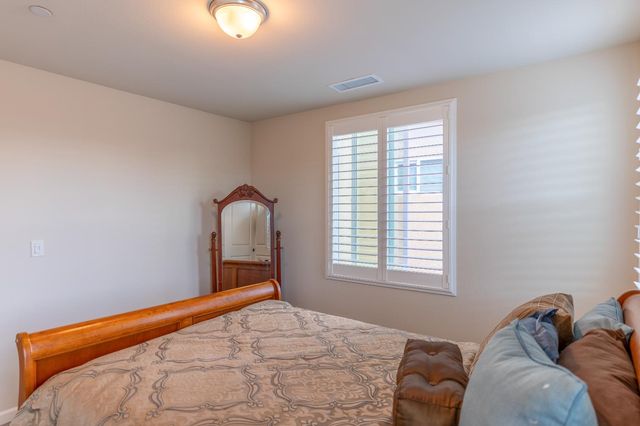 179 Sunset Drive S, Madera, CA 93636