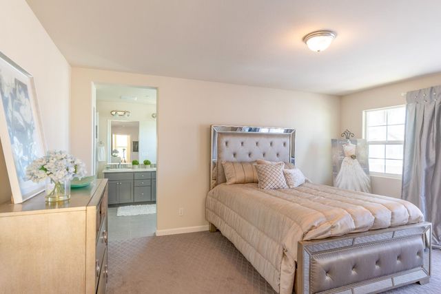 179 Sunset Drive S, Madera, CA 93636