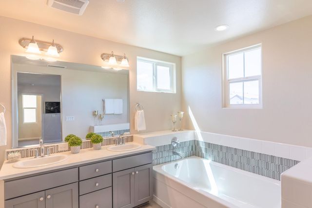 179 Sunset Drive S, Madera, CA 93636