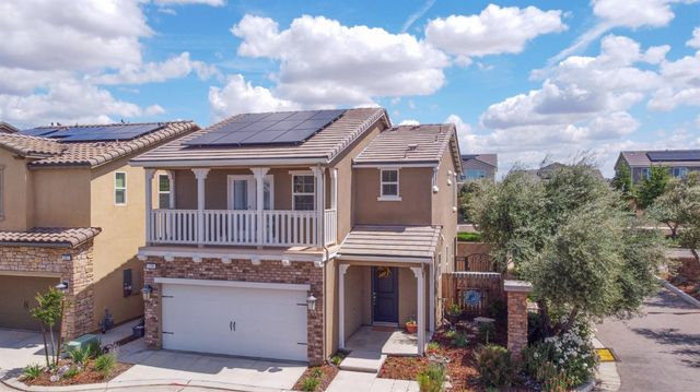179 Sunset Drive S, Madera, CA 93636