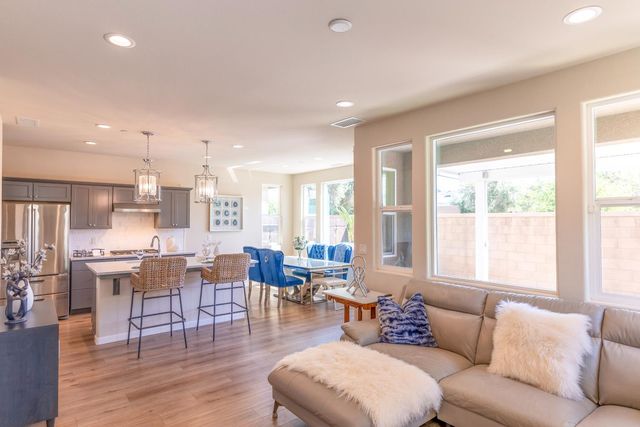 179 Sunset Drive S, Madera, CA 93636