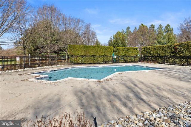 532 TIMBERLAKE DR, Ewing, NJ 08618