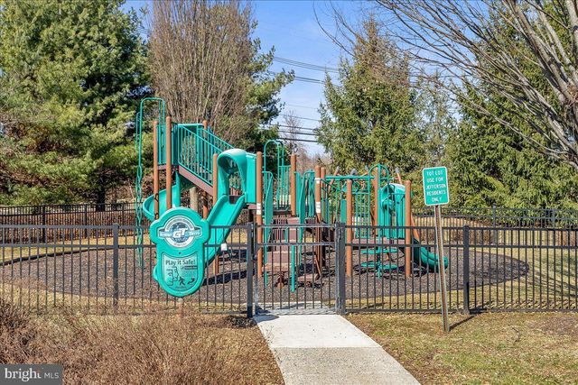 532 TIMBERLAKE DR, Ewing, NJ 08618