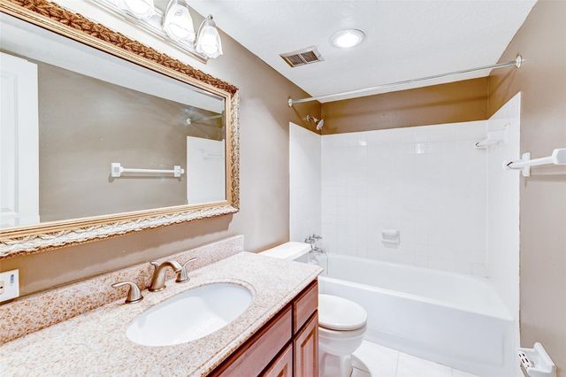 3224 Timmons Lane 166, Houston, TX 77027