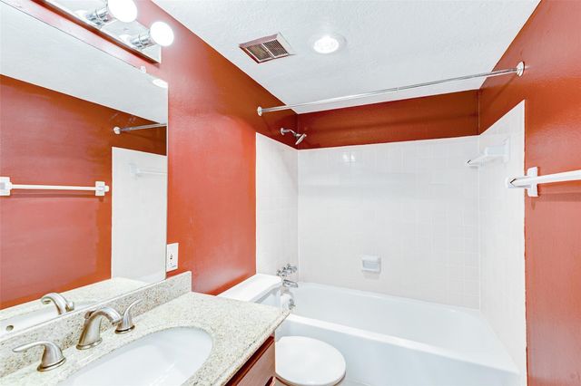 3224 Timmons Lane 166, Houston, TX 77027