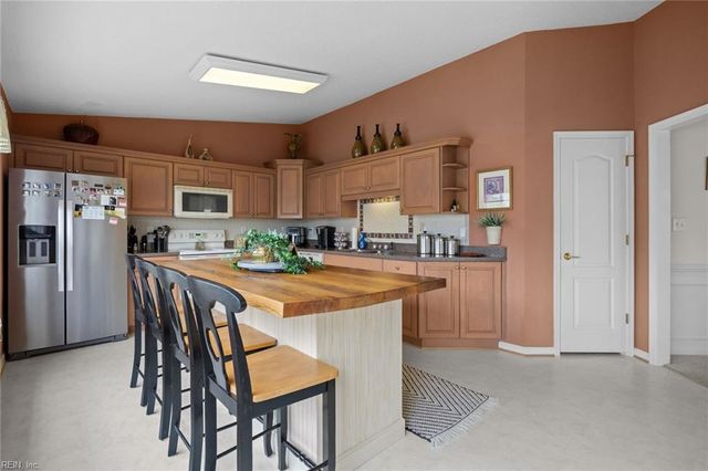 1503 Cheriton LN, Suffolk, VA 23434