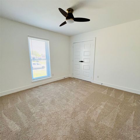 719 Kristi Lane, Cedar Hill, TX 75104