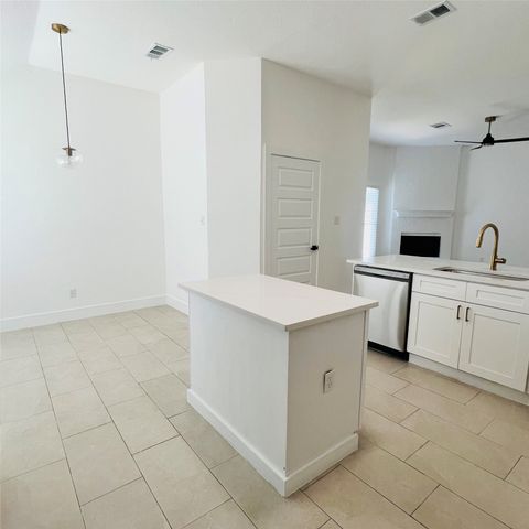 719 Kristi Lane, Cedar Hill, TX 75104