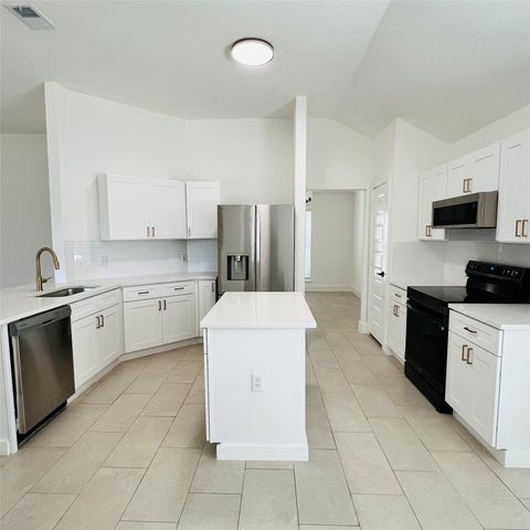 719 Kristi Lane, Cedar Hill, TX 75104