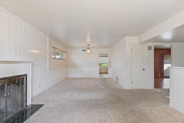 1045 Aidan Ave, Sacramento, CA 95822