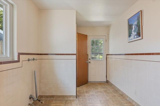 1045 Aidan Ave, Sacramento, CA 95822