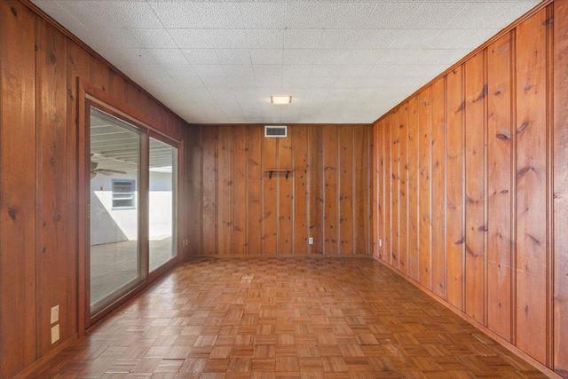 1045 Aidan Ave, Sacramento, CA 95822