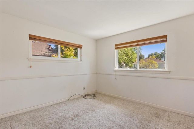 1045 Aidan Ave, Sacramento, CA 95822
