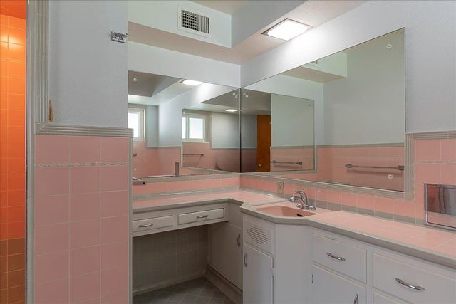 1045 Aidan Ave, Sacramento, CA 95822