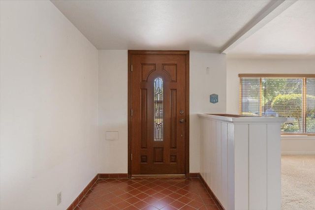 1045 Aidan Ave, Sacramento, CA 95822