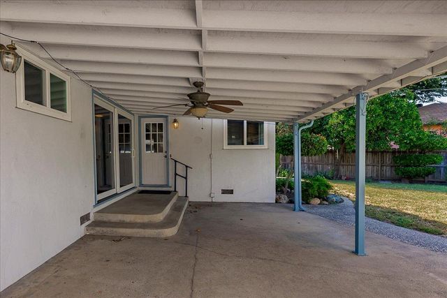 1045 Aidan Ave, Sacramento, CA 95822