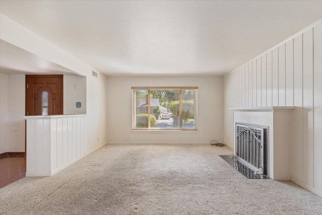 1045 Aidan Ave, Sacramento, CA 95822