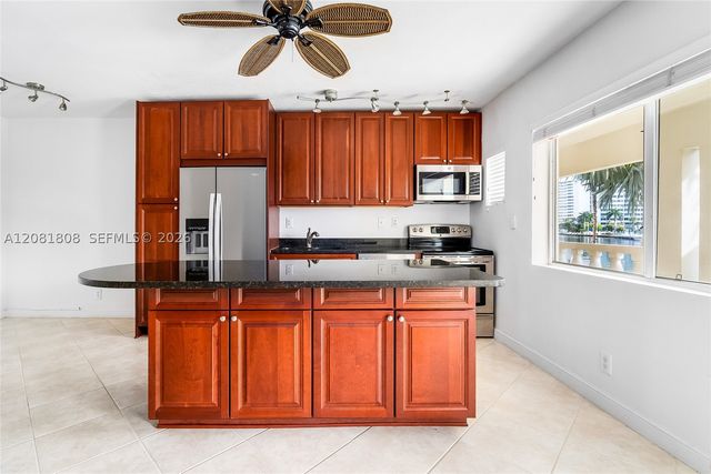 2895 NE 32nd St 205, Fort Lauderdale, FL 33306