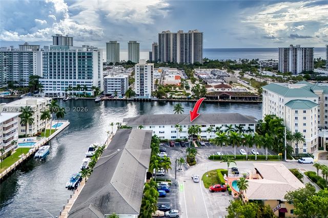2895 NE 32nd St 205, Fort Lauderdale, FL 33306