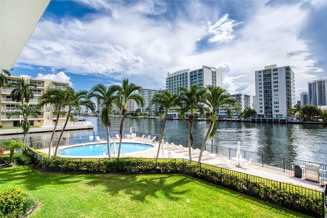 2895 NE 32nd St 205, Fort Lauderdale, FL 33306
