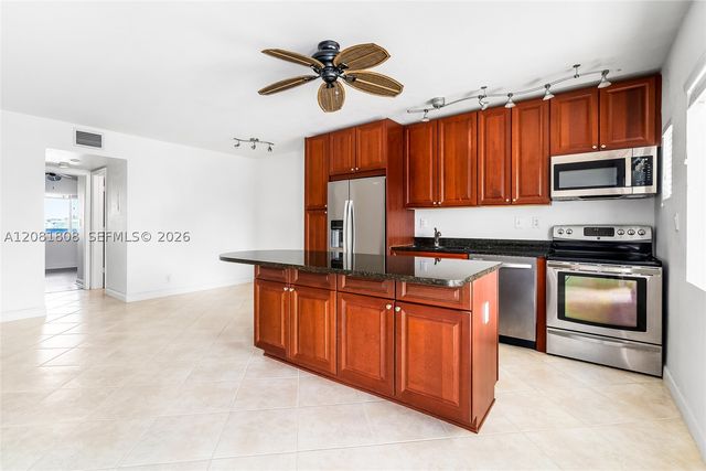 2895 NE 32nd St 205, Fort Lauderdale, FL 33306