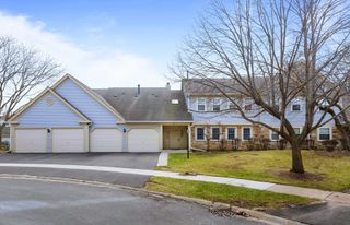 197 Camden Court X1, Schaumburg, IL 60194